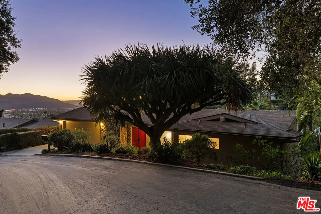 702 Cavanagh Road, Glendale, CA 91207 - Image #1