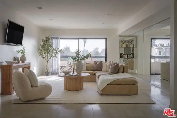 4829 Whitsett Avenue #301, Valley Village, CA 91607