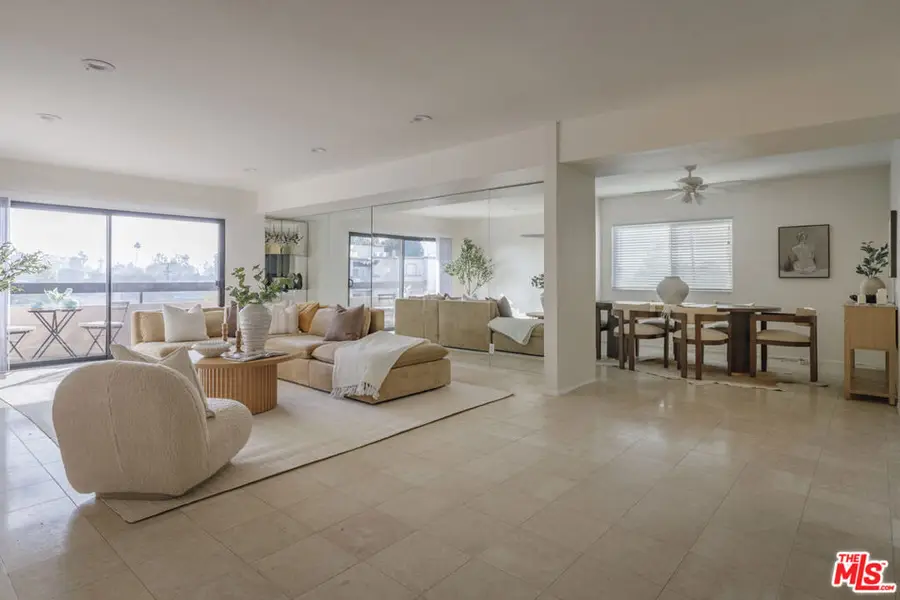 4829 Whitsett Avenue #301, Valley Village, CA 91607 - Image #3