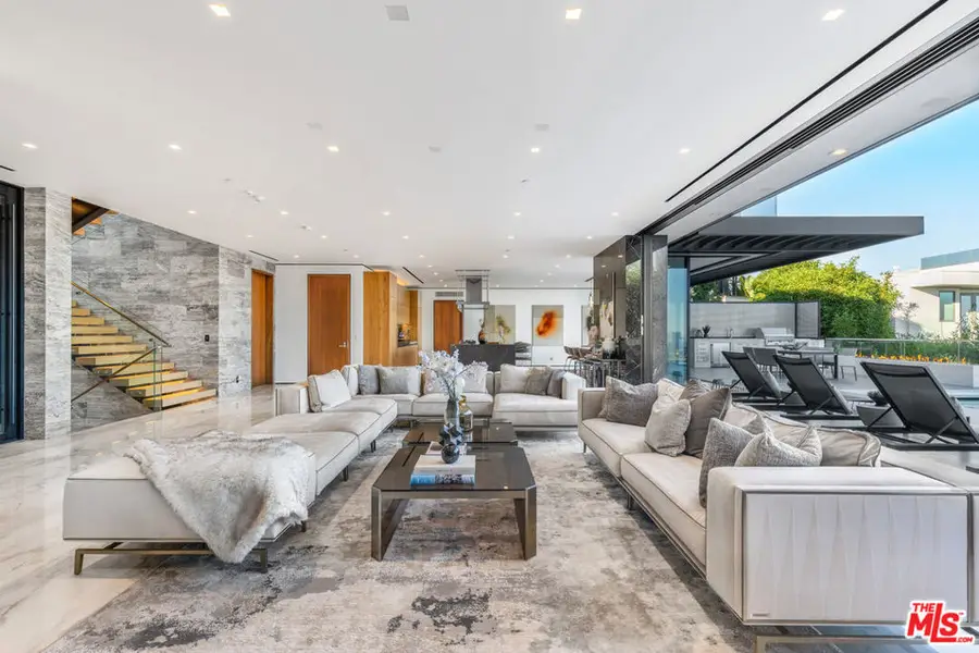 9410 Sierra Mar Place, Los Angeles, CA 90069 - Image #2