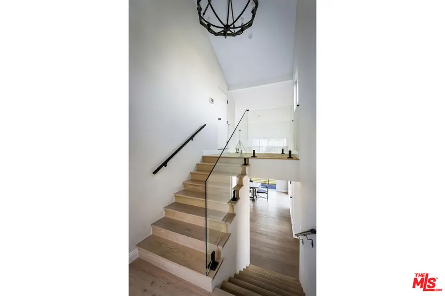 3589 Multiview Drive, Los Angeles, CA 90068 - #3