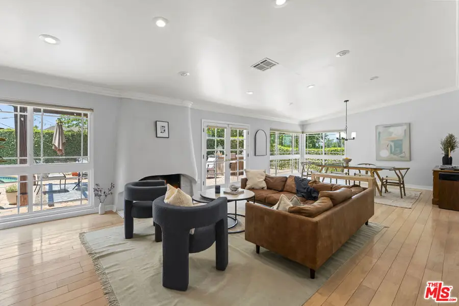 4701 Dunman Avenue, Woodland Hills, CA 91364 - Image #2