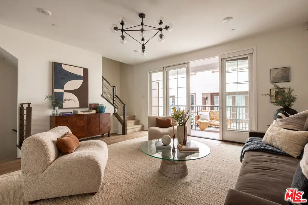 129 S Cessna Lane, Los Angeles, CA 90042 - Image #1