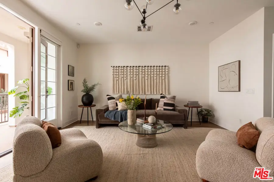 129 S Cessna Lane, Los Angeles, CA 90042 - Image #3