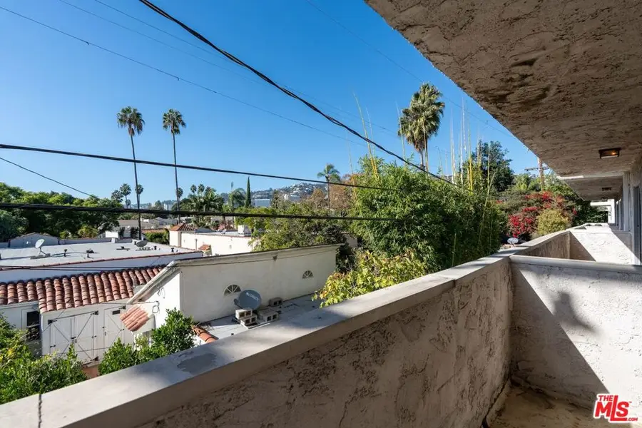 1021 N Crescent Heights Boulevard #205, West Hollywood, CA 90046 - Image #2