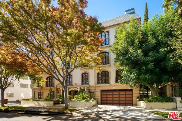 353 S Reeves Drive #202, Beverly Hills, CA 90212