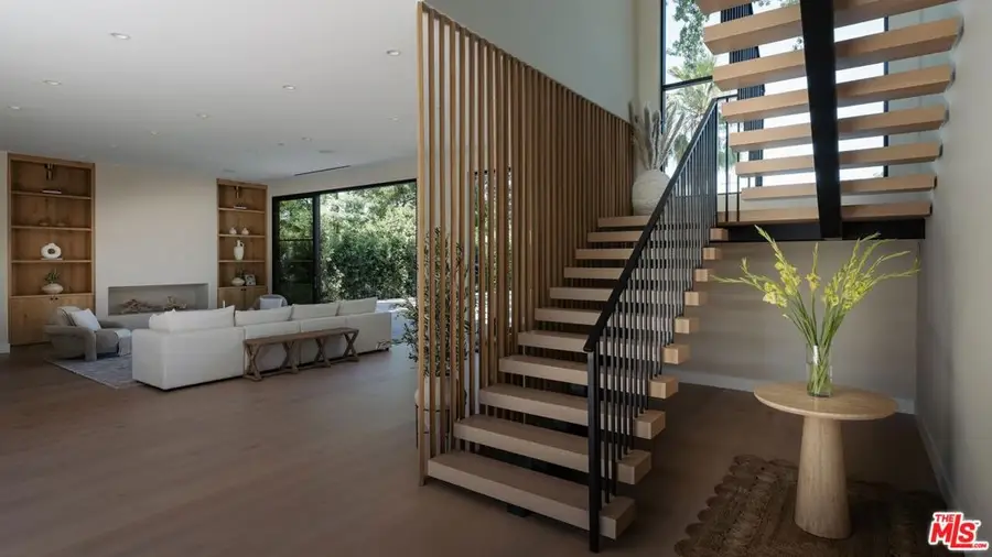 23346 Collins Street, Woodland Hills, CA 91367 - Image #2