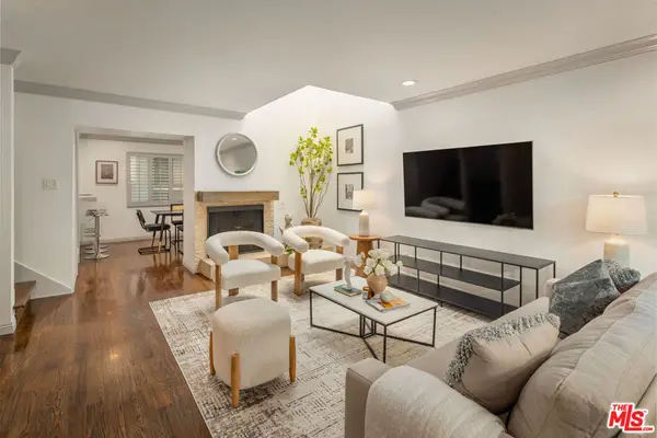 1226 N Kings Road #4, West Hollywood, CA 90069