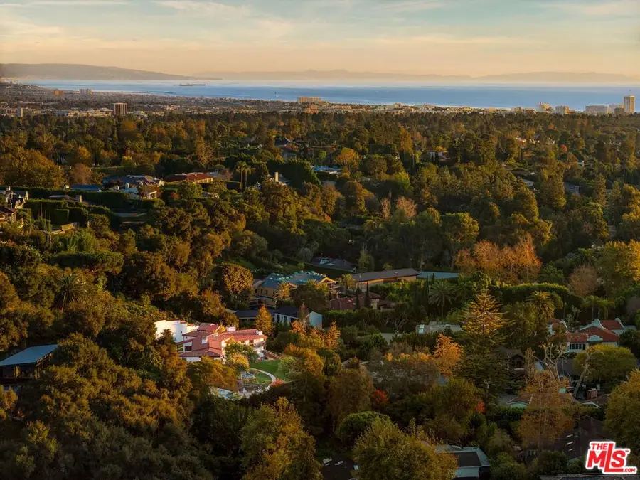 1744 Reedvale Lane, Los Angeles, CA 90049 - Image #2