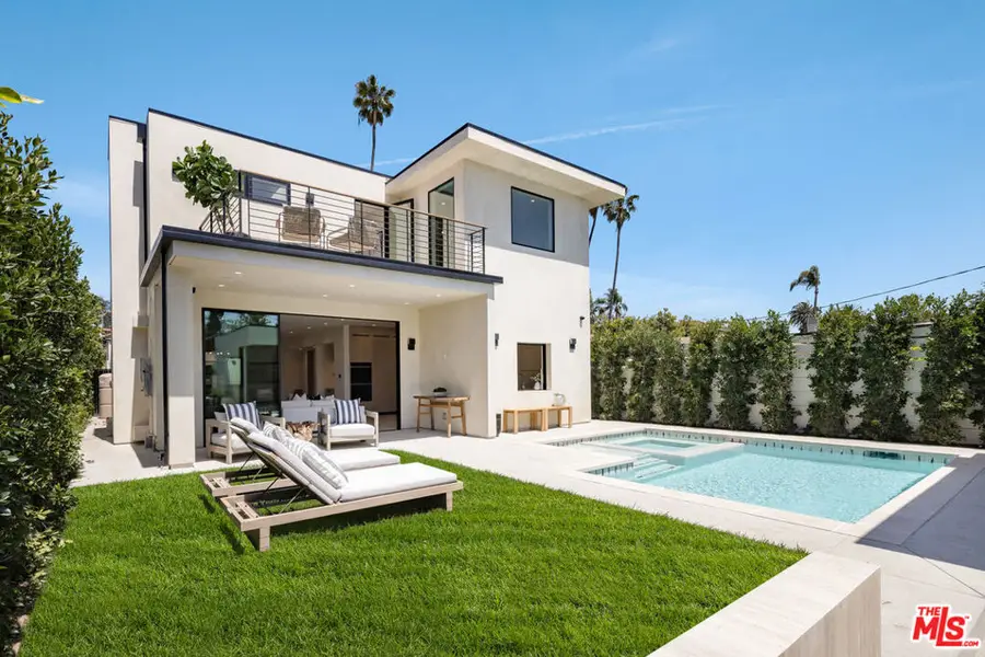 2115 Walnut Avenue, Venice, CA 90291 - Image #2