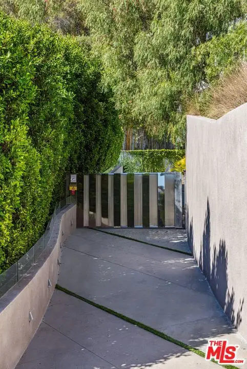 1895 Rising Glen Road, Los Angeles, CA 90069 - Image #2