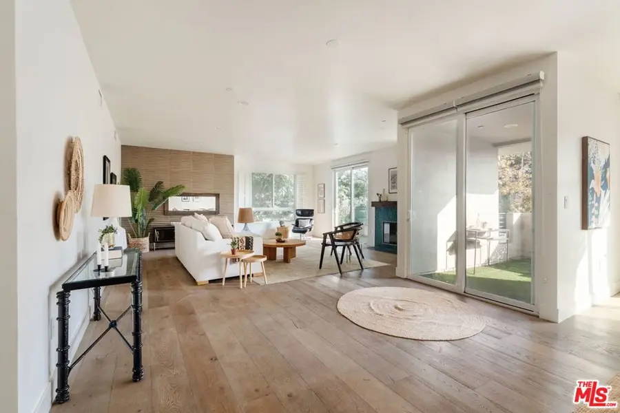 4925 Wilshire Boulevard #103, Los Angeles, CA 90010 - Image #2