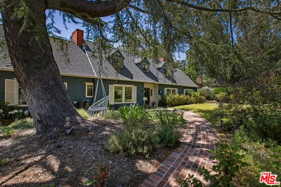 2555 N Altadena Drive, Altadena, CA 91001 - Image #2