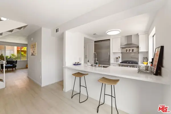 2252 N Indian Canyon Drive #E, Palm Springs, CA 92262