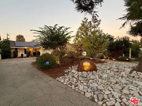 13957 Chandler Boulevard, Sherman Oaks, CA 91401