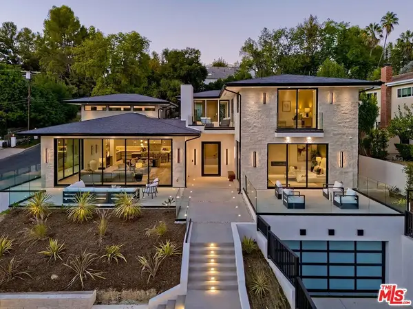 16879 Mooncrest Drive, Encino, CA 91436