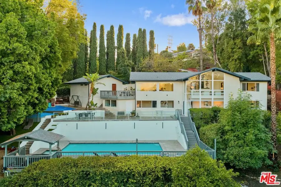 4854 Brewster Drive, Tarzana, CA 91356 - Image #3