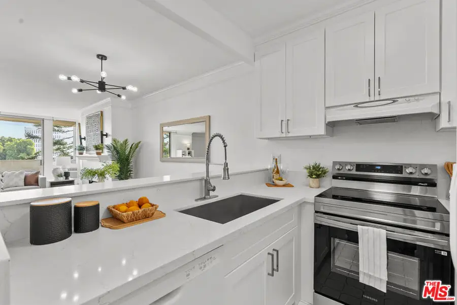 11645 Montana Avenue #335, Los Angeles, CA 90049 - Image #3