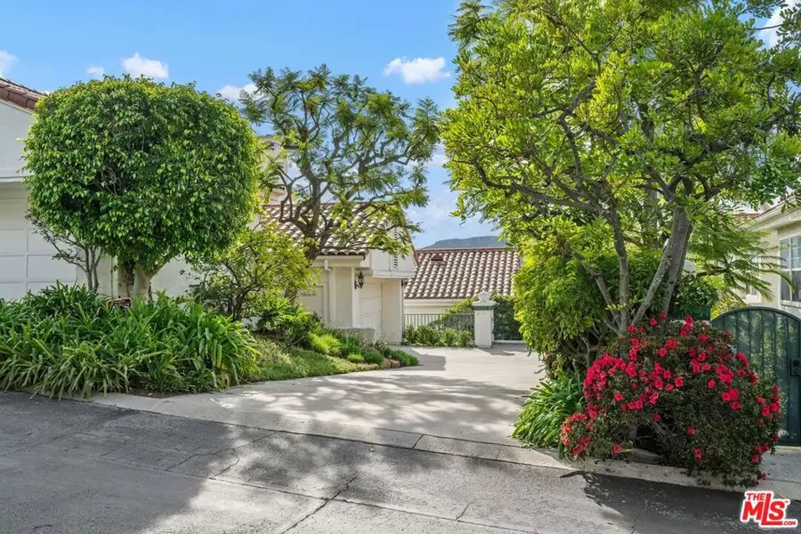 2042 Palisades Drive, Pacific Palisades, CA 90272 - Image #2