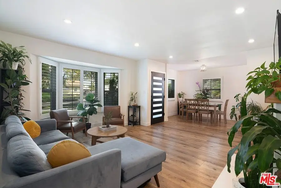 830 N Kenwood Street, Burbank, CA 91505 - Image #2