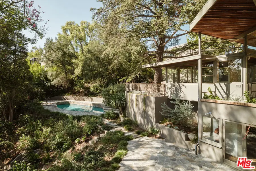 11600 Amanda Drive, Studio City, CA 91604 - Image #3