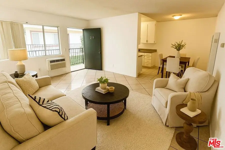 8800 Cedros Avenue #219, Panorama City, CA 91402 - Image #2