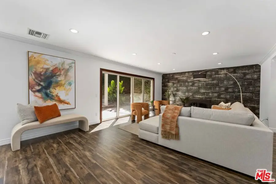 3831 Saint Johnswood Drive, Woodland Hills, CA 91364 - Image #3