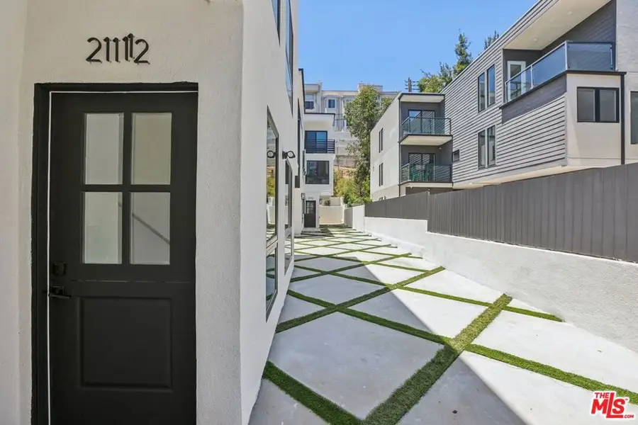 2113 Holly Drive, Los Angeles, CA 90068 - Image #3