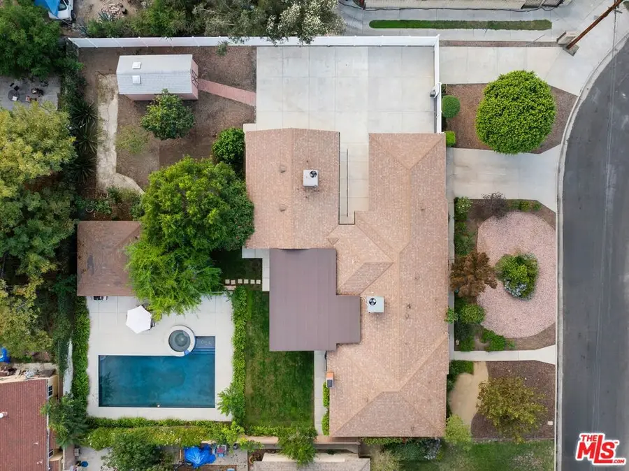 16822 Valerio Street, Lake Balboa, CA 91406 - Image #2