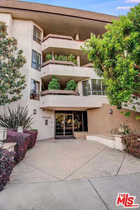 10409 Riverside Drive #203, Toluca Lake, CA 91602 - Image #2