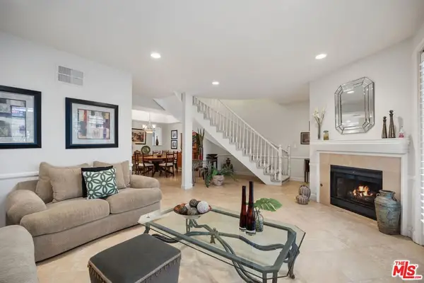 18135 Burbank Boulevard #8, Tarzana, CA 91356