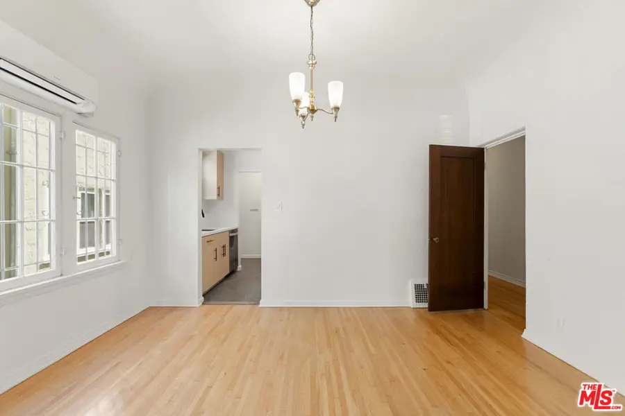 726 S Dunsmuir Avenue, Los Angeles, CA 90036 - Image #3