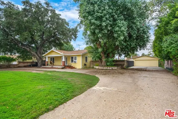 7231 Vanalden Avenue, Reseda, CA 91335