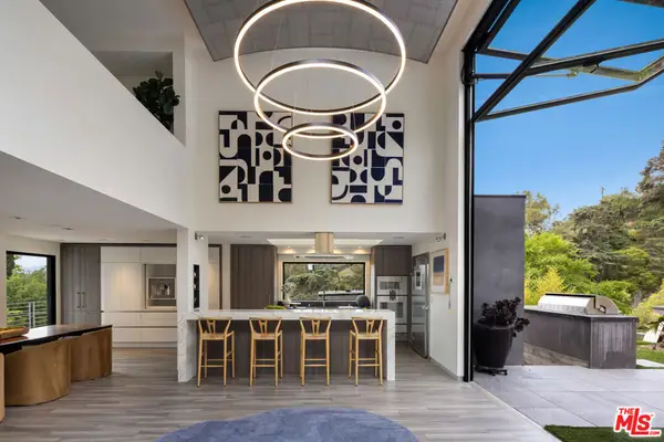 5751 Valley Oak Drive, Los Angeles, CA 90068