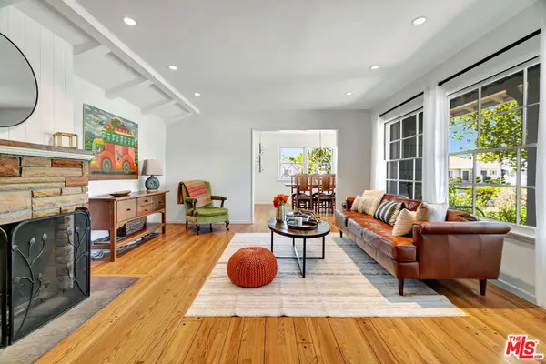 5102 Vesper Avenue, Sherman Oaks, CA 91403