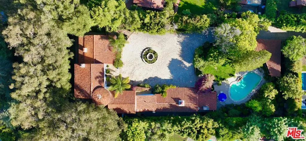 334 N Carmelina Avenue, Los Angeles, CA 90049 - Image #1