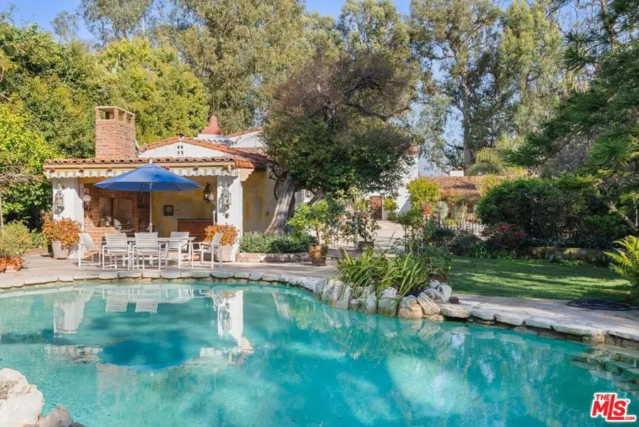 334 N Carmelina Avenue, Los Angeles, CA 90049 - Image #3