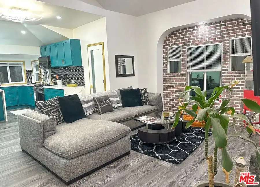 346 Laveta Terrace, Los Angeles, CA 90026 - Image #2