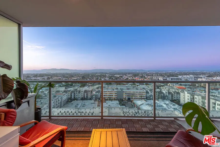 13700 Marina Pointe Drive #1520, Marina Del Rey, CA 90292 - Image #2