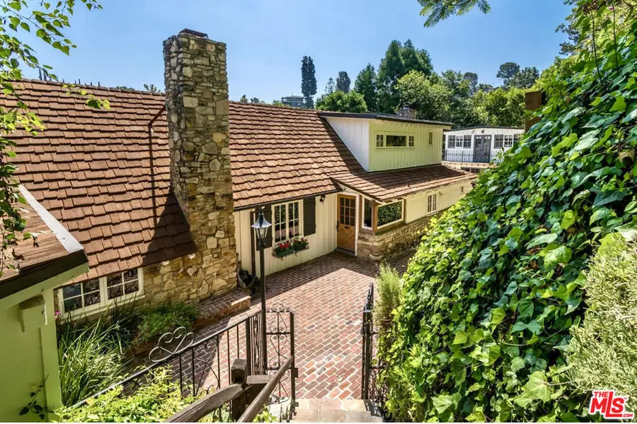 3940 Davana Road, Sherman Oaks, CA 91423 - Image #2