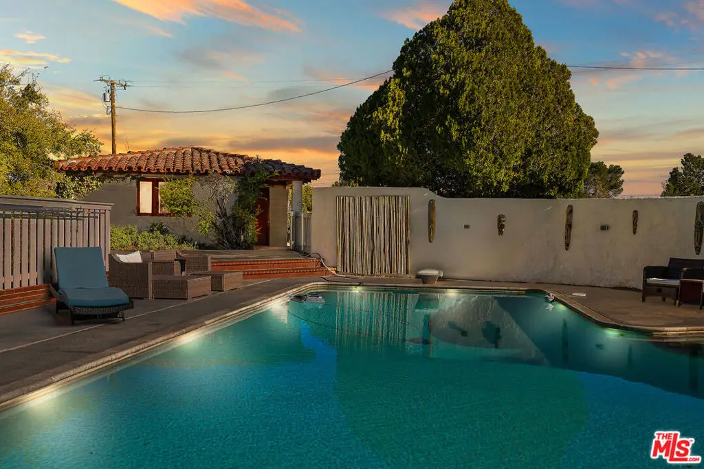 15617 Mondamon Road, Apple Valley, CA 92307 - Image #1