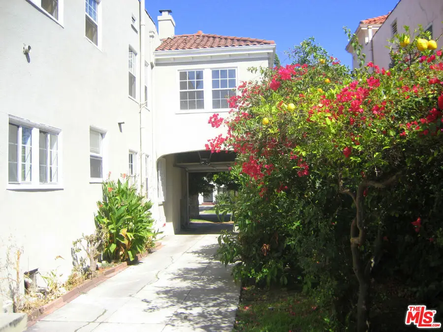 611 N Beachwood Drive, Los Angeles, CA 90004 - Image #2