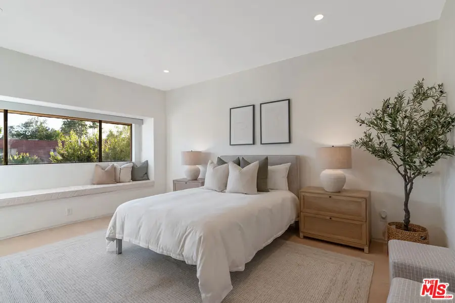 6211 Nita Avenue, Woodland Hills, CA 91367 - Image #3