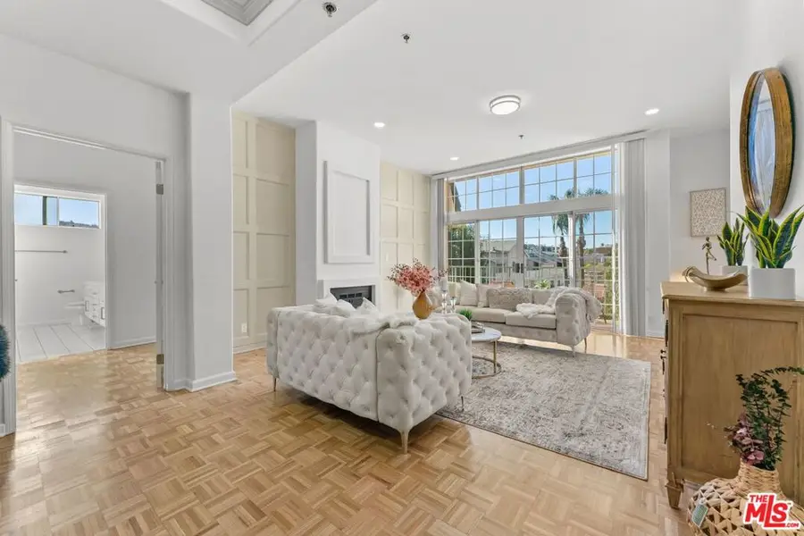 4348 Mammoth Avenue #301, Sherman Oaks, CA 91423 - Image #2