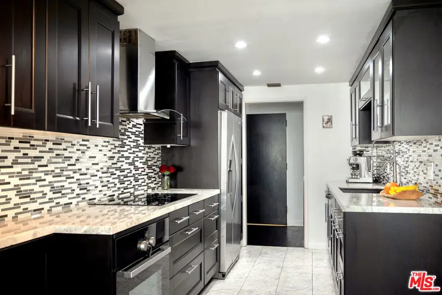 7259 Hillside Avenue #202, Los Angeles, CA 90046 - Image #3