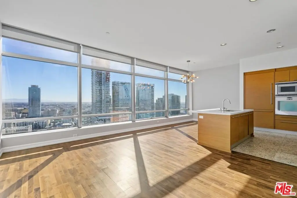 900 W Olympic Boulevard #31C, Los Angeles, CA 90015 - Image #1