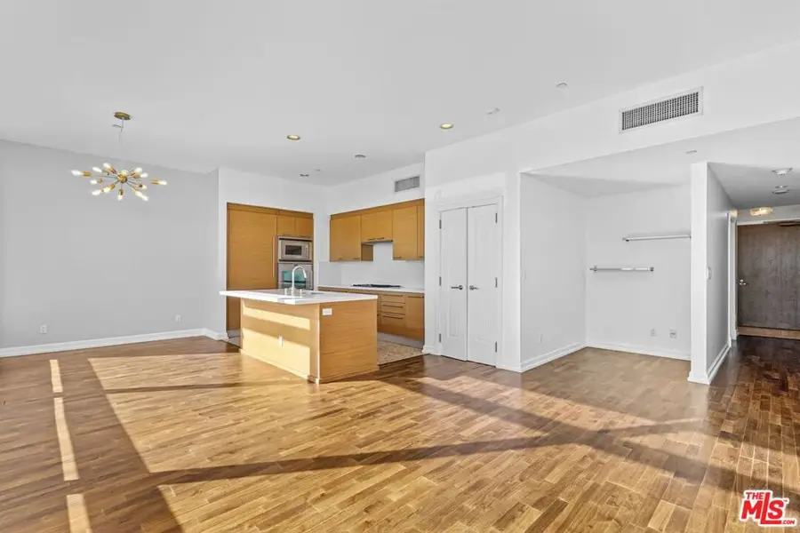900 W Olympic Boulevard #31C, Los Angeles, CA 90015 - Image #2