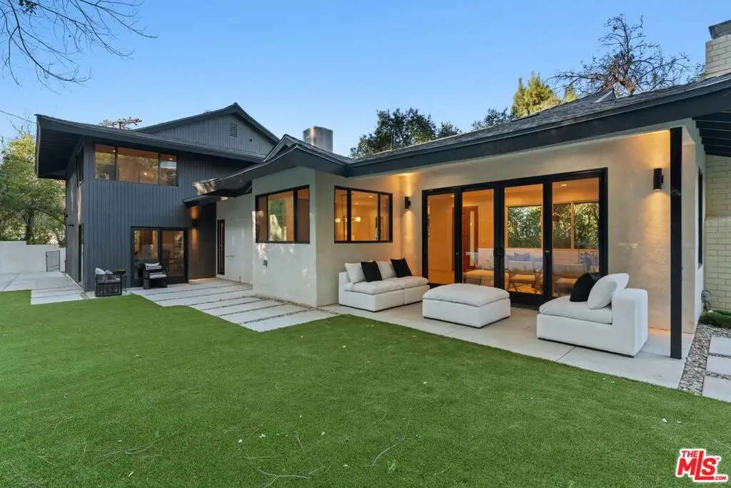 16708 Chaplin Avenue, Encino, CA 91436 - Image #1