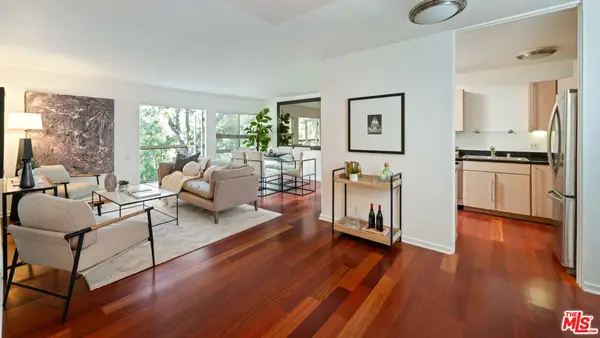 330 S Barrington Avenue #307, Los Angeles, CA 90049