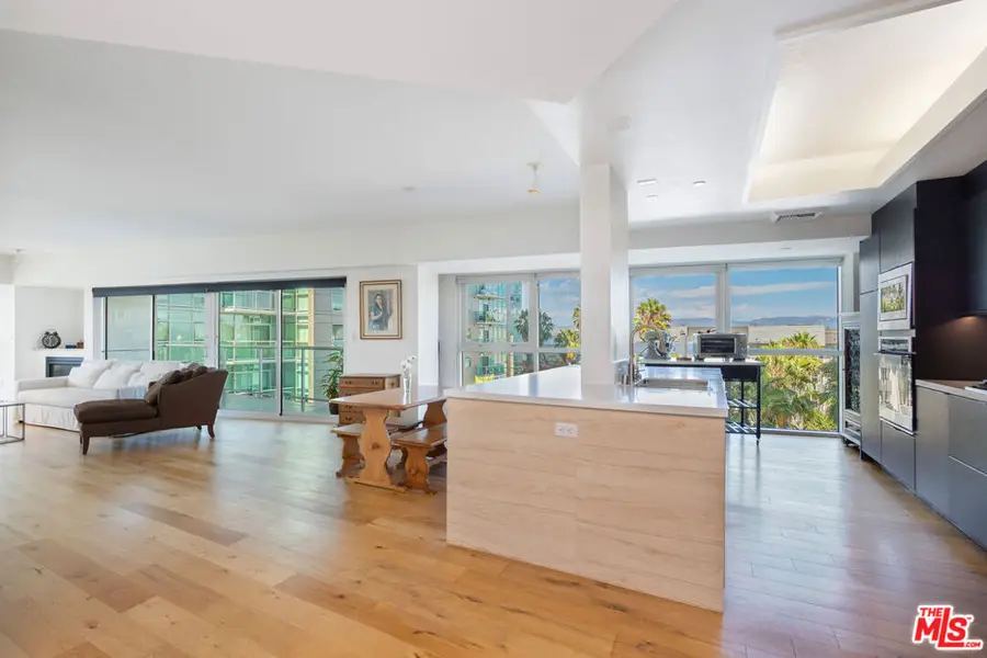 13600 Marina Pointe Drive #602, Marina Del Rey, CA 90292 - Image #2